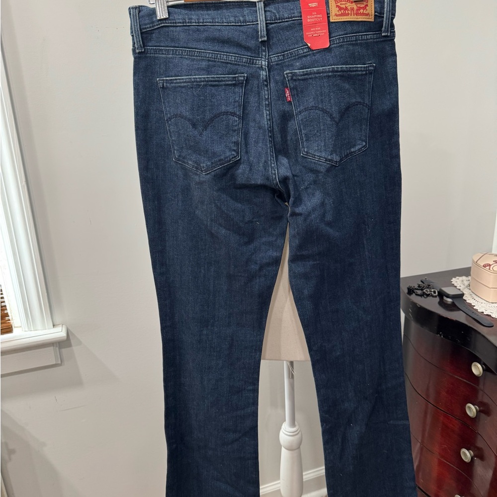 Levi's Blue Jeans - Picture 6 of 7